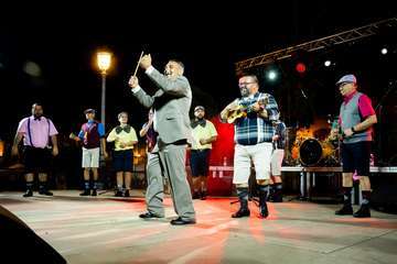  La Murgota de Telde estrena con éxito en Gáldar su espectáculo 'Los chicos del coro'/TA.